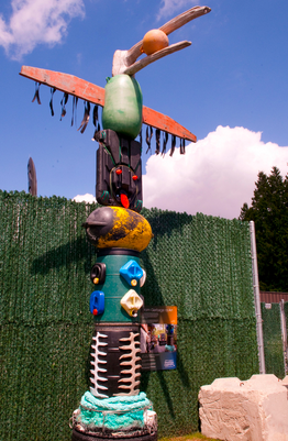 Pete Clarkson, the Artist Who Turns Plastic Debris into Sculptures - West  Coast NOW