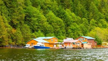 A landscape picture of the Great Bear Lodge.